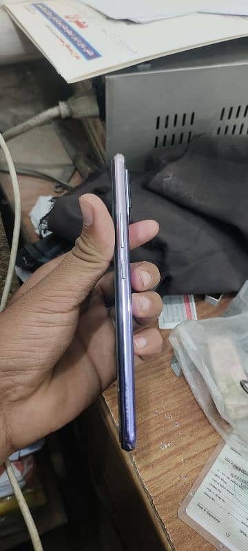 Vivo V20 3