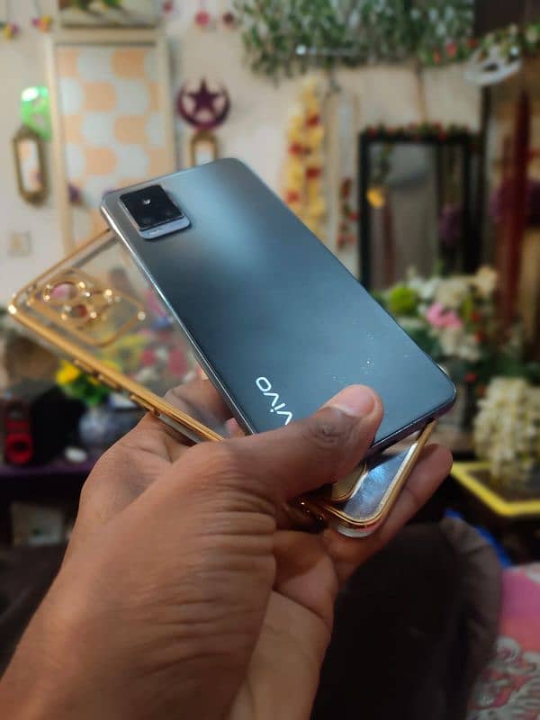 vivo v20 box chrging All ok bhot achi battery taming 7