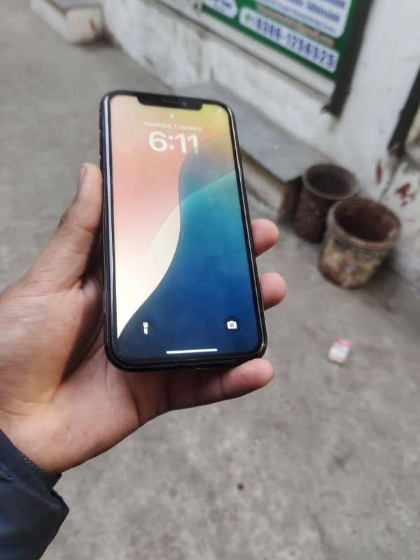 Iphone XR good condition 2