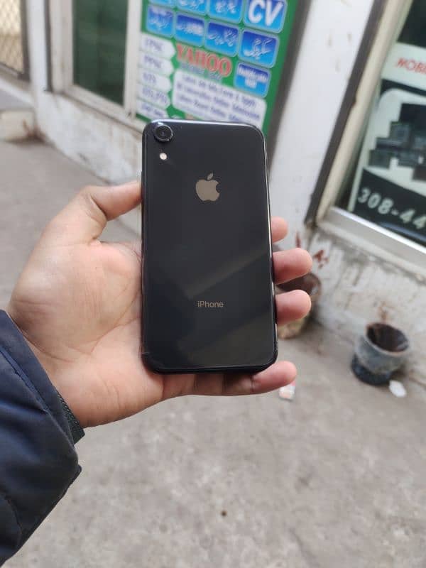 Iphone XR good condition 6