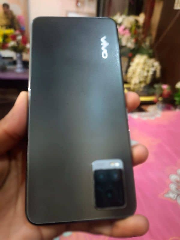 vivo v20 box chrging All ok bhot achi battery taming 8