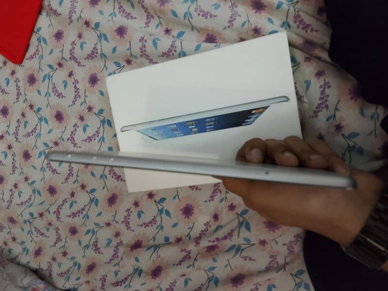 IPAD MINI BRAND NEW CONDITION 2