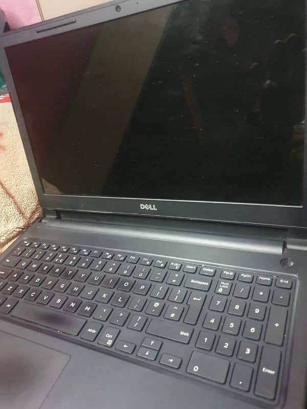 Dell laptop   Condition 10/10 Core i3 8 ram Ssd 128 Hard 512 1