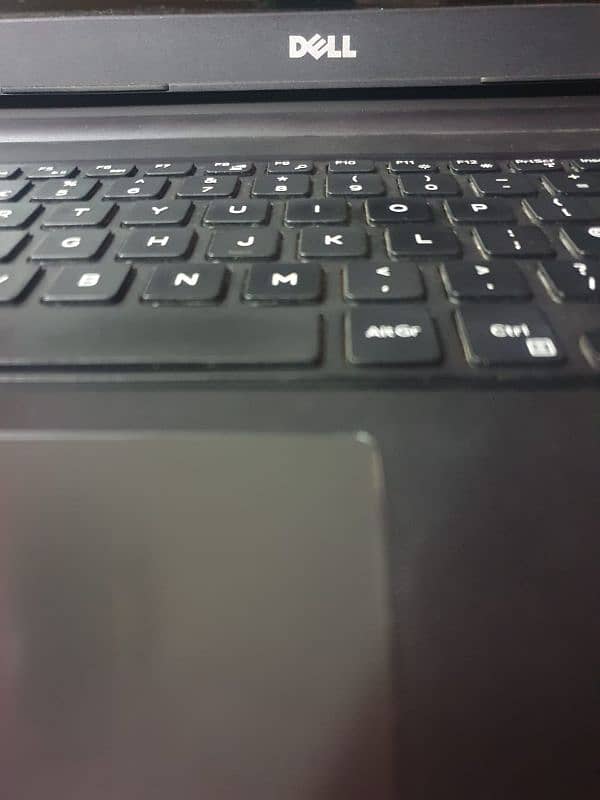 Dell laptop   Condition 10/10 Core i3 8 ram Ssd 128 Hard 512 4