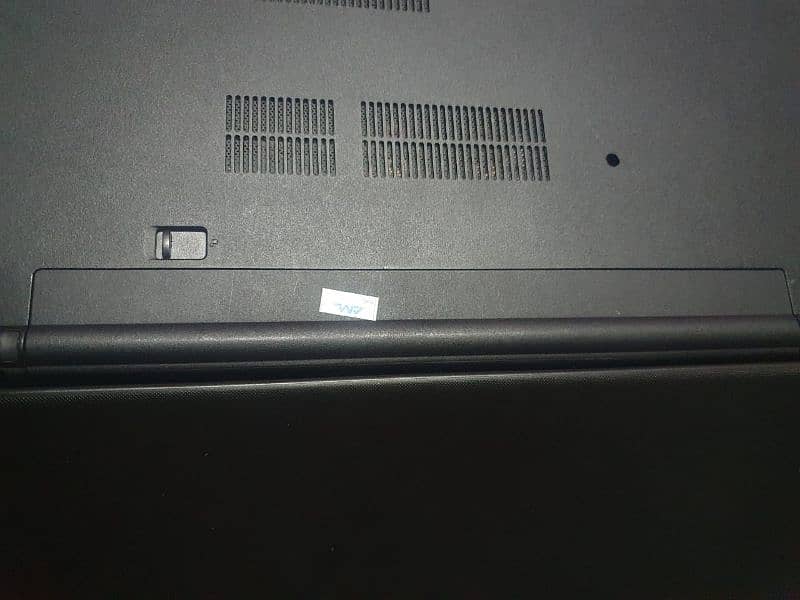 Dell laptop   Condition 10/10 Core i3 8 ram Ssd 128 Hard 512 6