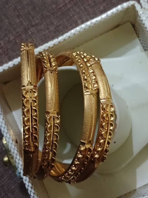 Gold Jewellery Set --- Almost Brand New 8