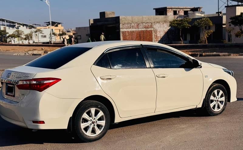 Toyota Corolla Altis 2014 3