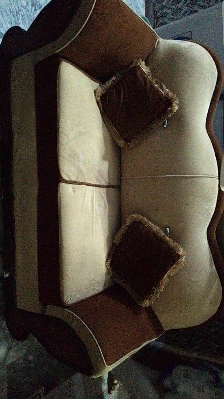 5 setars sofa sett urgent sale 1