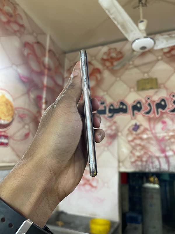 IPHONE X 64Gb 3