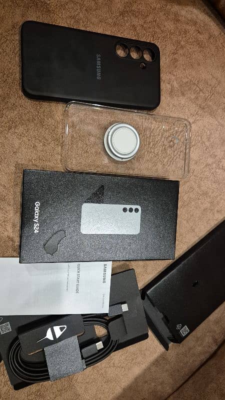 Samsung Galaxy S24 8/128gb with box 1