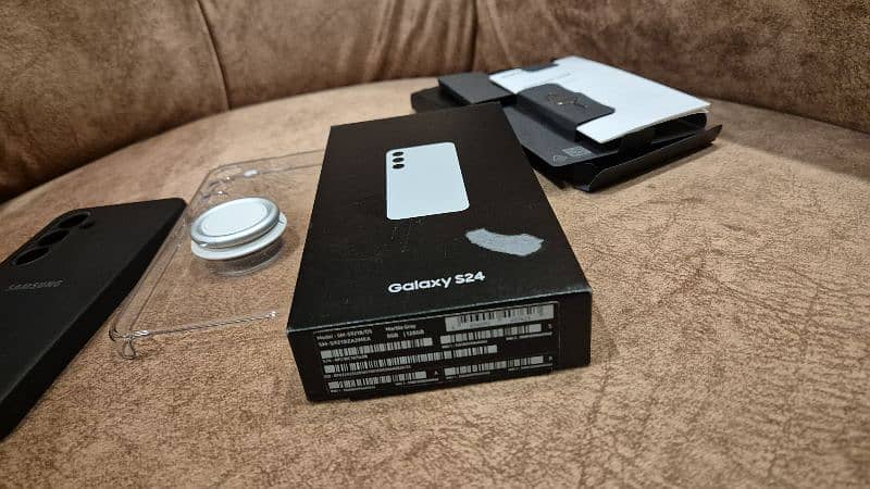 Samsung Galaxy S24 8/128gb with box 3