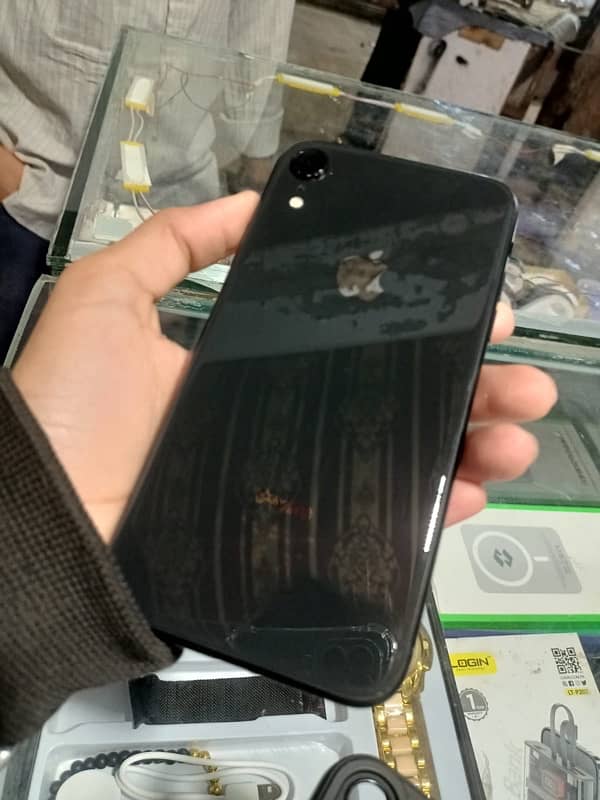 iPhone XR Non Pta FU all ok 10/10 3utool verified waterpack 86 battery 1