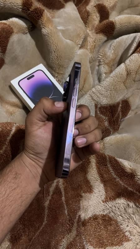 iPhone 14pro deep purple clr 3