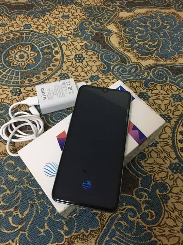 vivo s1 8/256gb 10/10 with box & charger 1