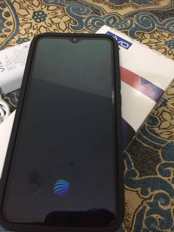 vivo s1 8/256gb 10/10 with box & charger 5