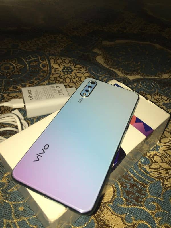 vivo s1 8/256gb 10/10 with box & charger 6