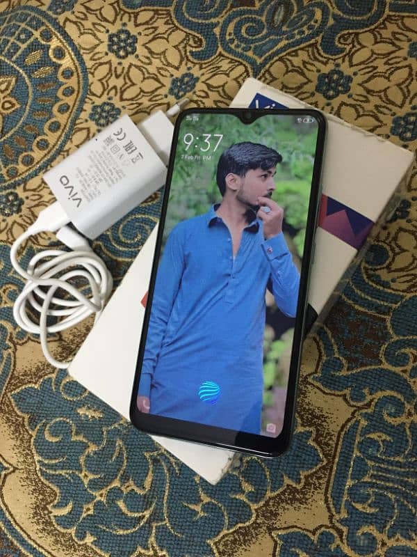 vivo s1 8/256gb 10/10 with box & charger 7