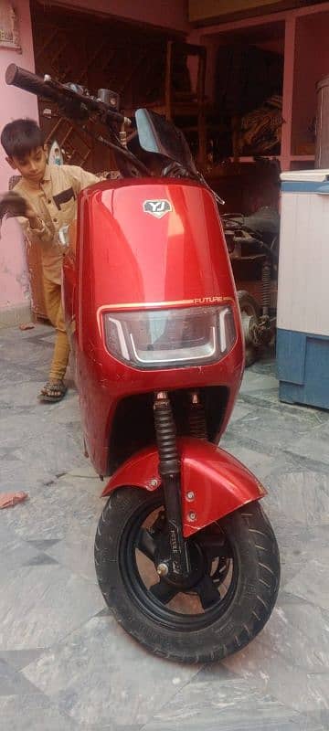 electric Scooty for sale 0