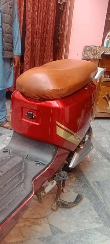 electric Scooty for sale 5