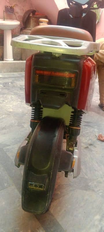 electric Scooty for sale 6