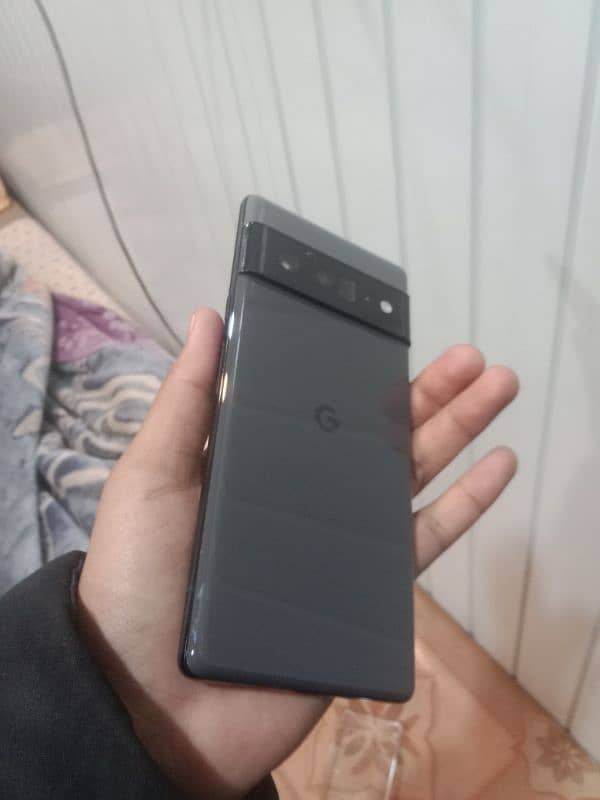 pixel 6 pro Box Kay sath 4