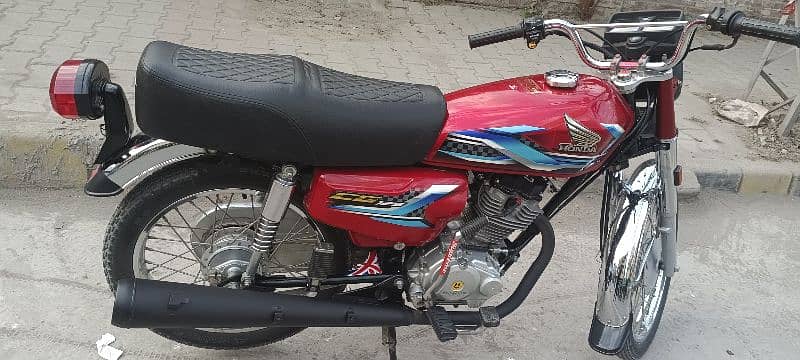 Honda 125 : 03224375466. call me 5