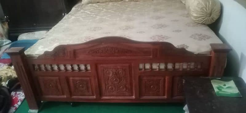 king size bed in Shawa Wood excellent condition 0