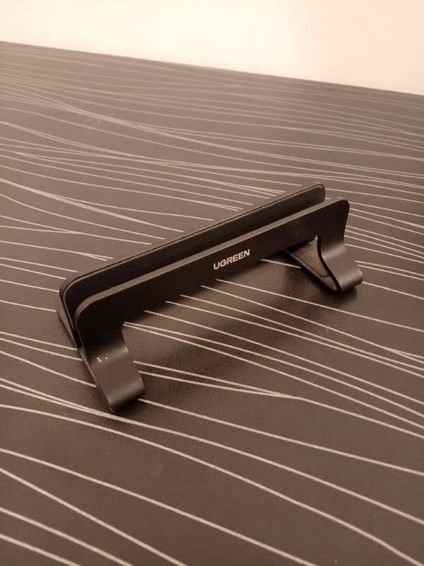 UGreen Vertical Laptop Stand 0