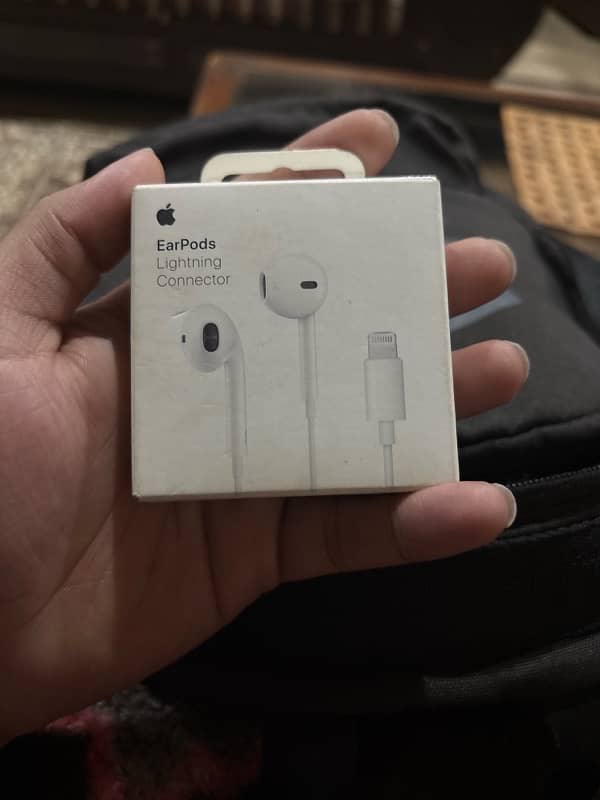 apple earpods 0