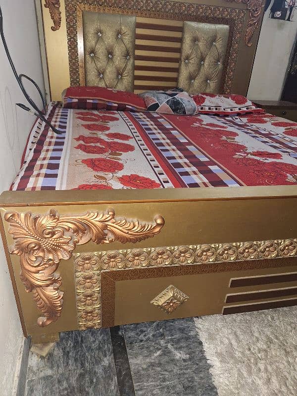 King size bed 8