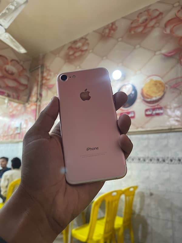 IPHONE 7 PTA APPROVED 128 1