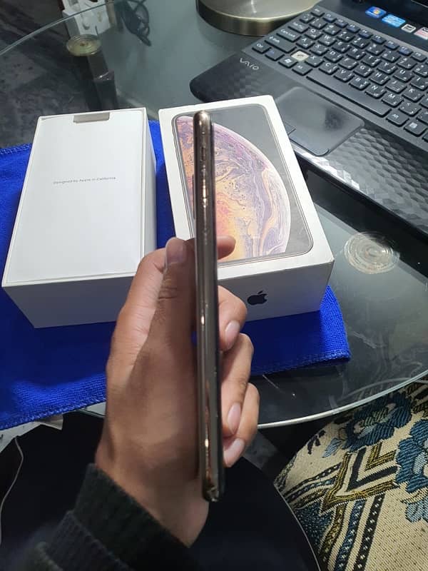 IPhone XS Max with box and charger lifetime sim work 7