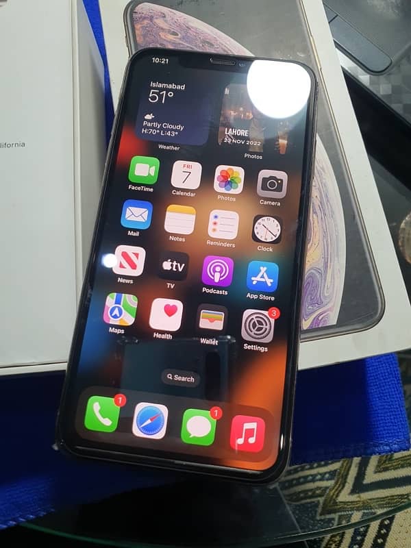 IPhone XS Max with box and charger lifetime sim work 10