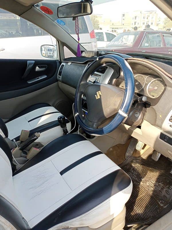 Suzuki Liana 2014 9