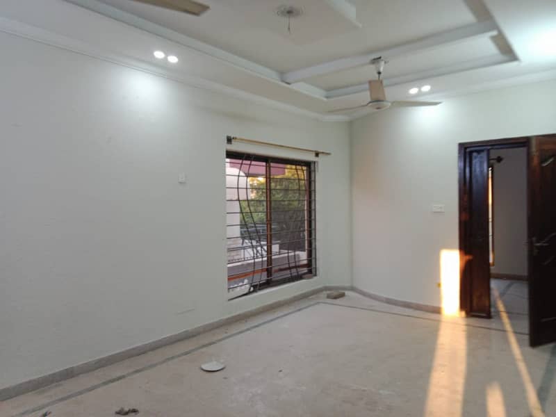 10 Marla house available for rent in phase 4 bahria town Rawalpindi. 14