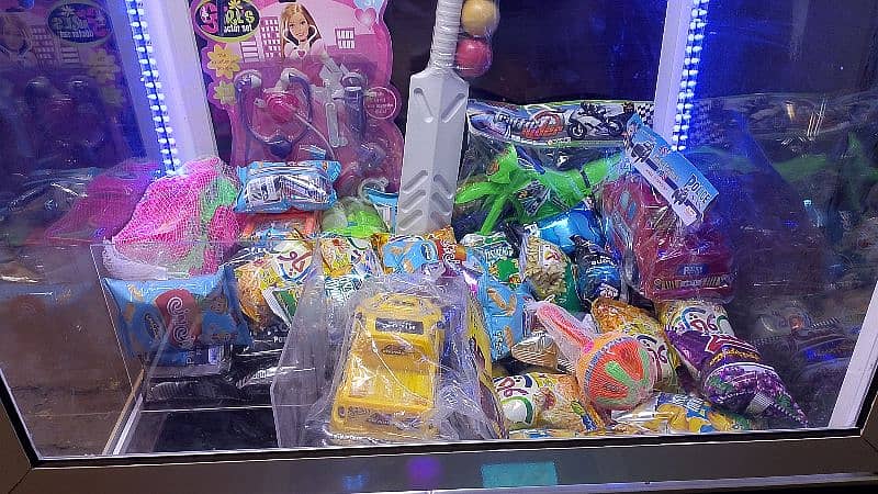 Catcher game claw machine 2