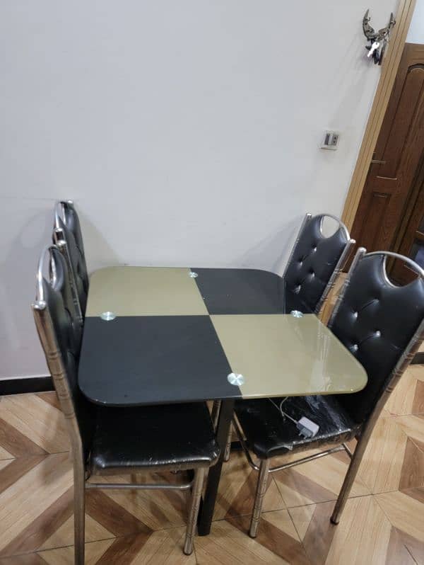 dinning table for 4 0