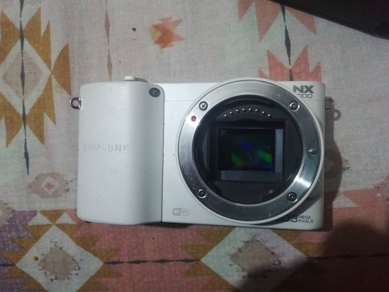 samsung nx1000 with 20-50 mm lens mirrorless 2