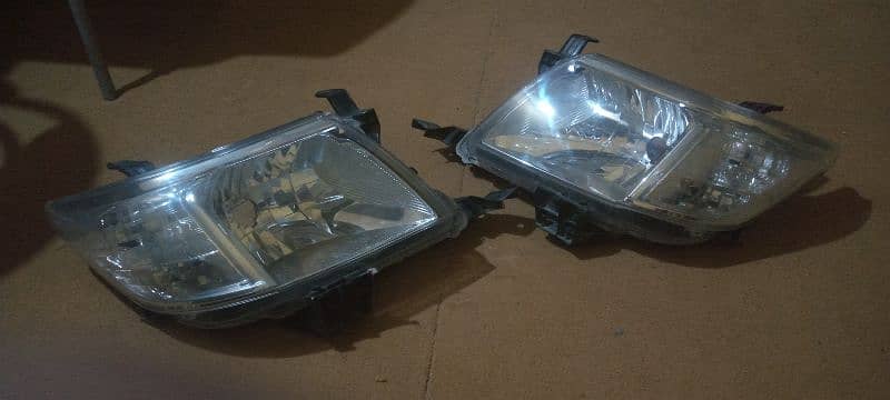 Toyota Hilux Vigo Champ OEM Head Lights 0