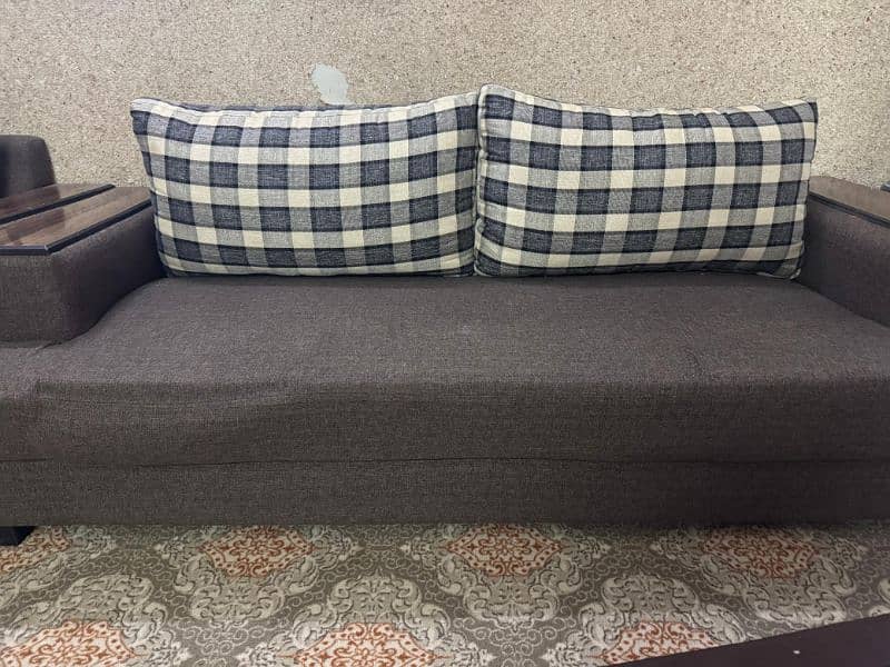 7 seater sofa set in good condition 1