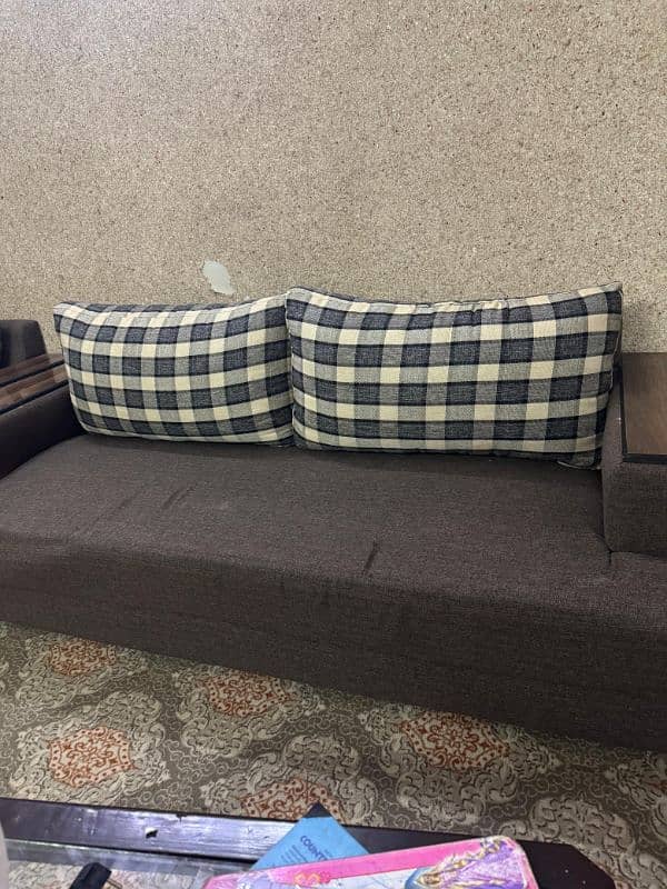 7 seater sofa set in good condition 2