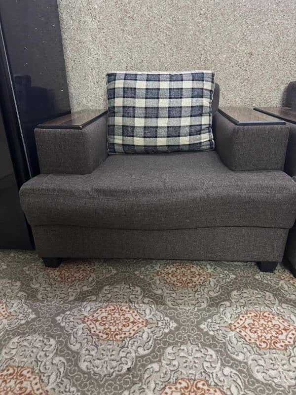 7 seater sofa set in good condition 3