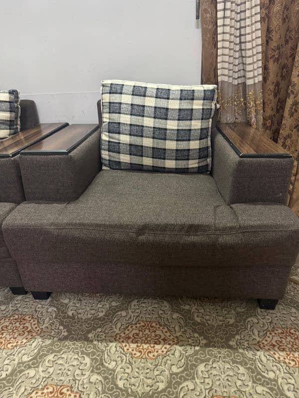 7 seater sofa set in good condition 4