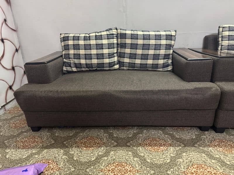 7 seater sofa set in good condition 5