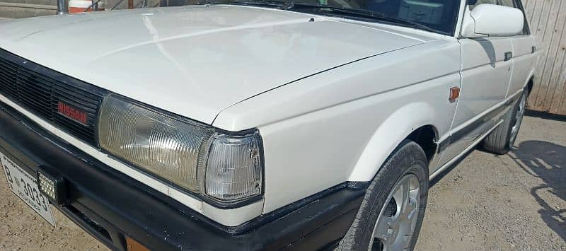 Nissan Sunny 1987 3