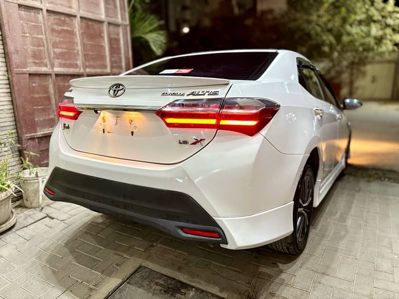 Toyota Corolla Altis Grande 2020/2021 3