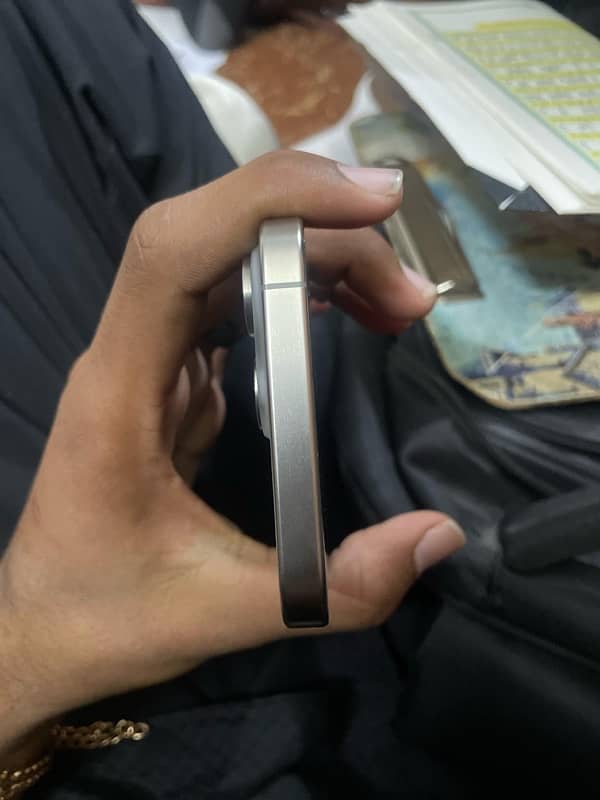 IPHONE 15 pro max jv NATURAL TITANIUM. 3