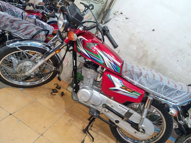 I am sel my Honda cg125 first owner bike 2023 5 month 0