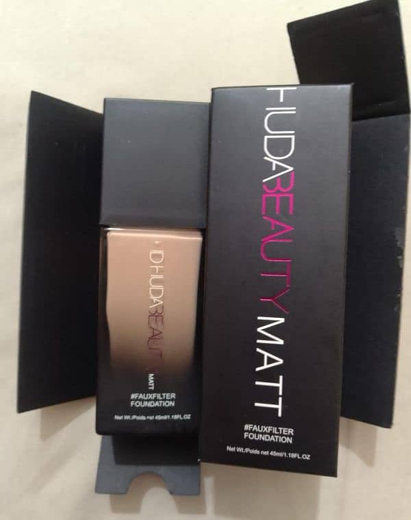 Huda beauty foundation and powder 0