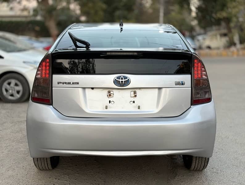 Toyota Prius 2011/2015 s touring 4